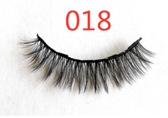 A Pair Of False Eyelashes With Magnets In Fashion - SHIFRAH NERIAH BEAUTY