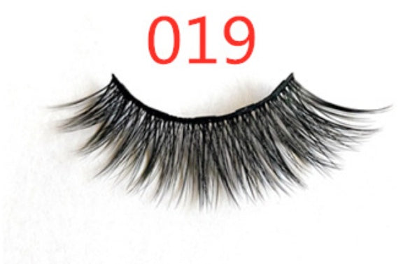 A Pair Of False Eyelashes With Magnets In Fashion - SHIFRAH NERIAH BEAUTY