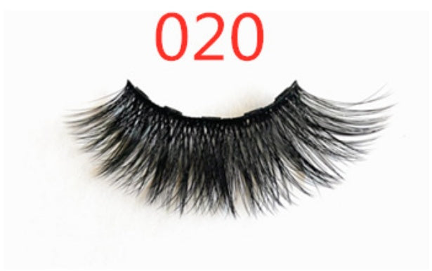 A Pair Of False Eyelashes With Magnets In Fashion - SHIFRAH NERIAH BEAUTY